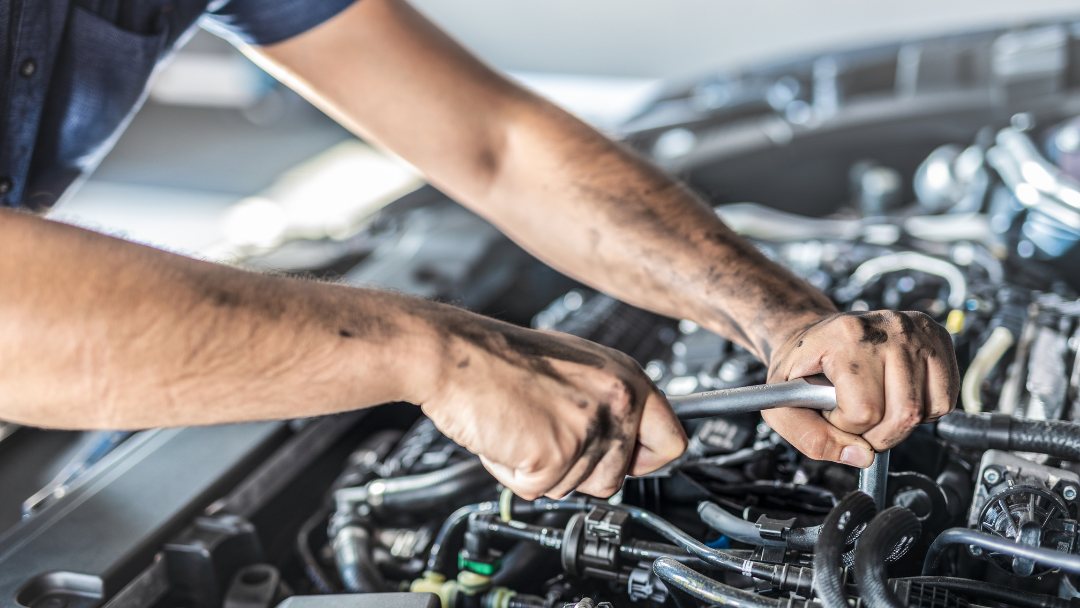 5 Signs Your Vehicle Needs a Mechanic Checkup (Before It’s Too Late)