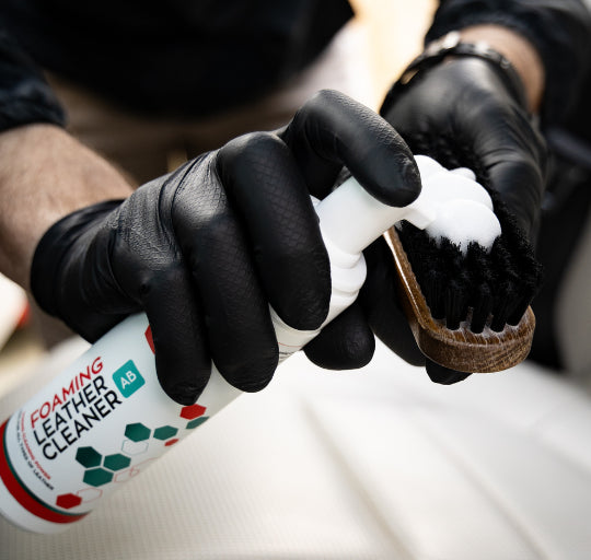 L2 Foaming Leather Cleaner